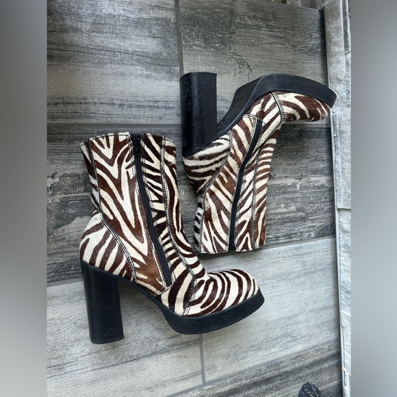 90’s Steve Madden Zebra  Haircloth  Ankle  Retro Boots Size 10B - Picture 9 of 14